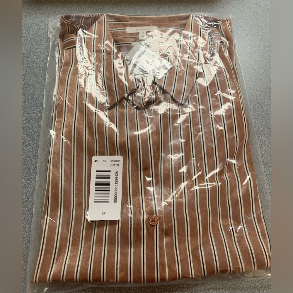 Maurices Plus Size 0 (14w) Silk Button Up